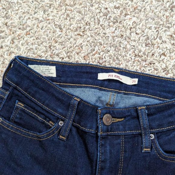 LEVIS: 711 Skinny Jean - Picture 2 of 3